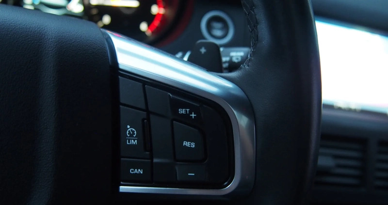Land Rover Discovery Sport cena 127700 przebieg: 87000, rok produkcji 2019 z Ślesin małe 781